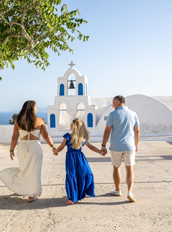 Santorini photography for a family