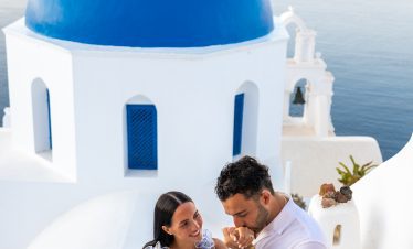 couple blue dome photography by Jessica Mocanu