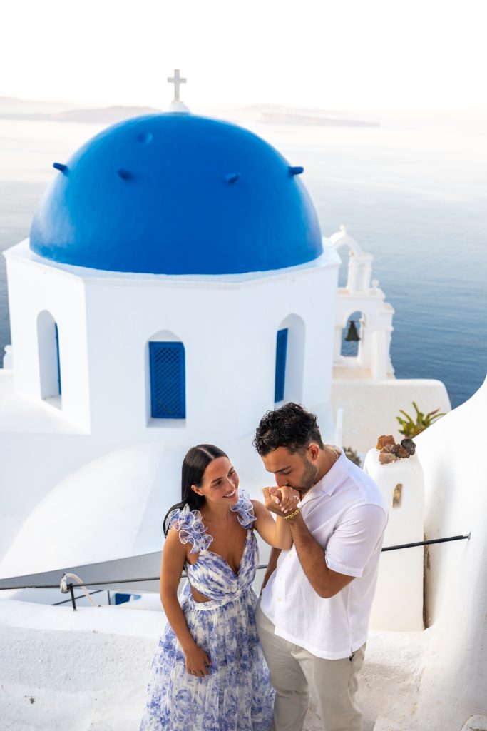 couple blue dome photography by Jessica Mocanu