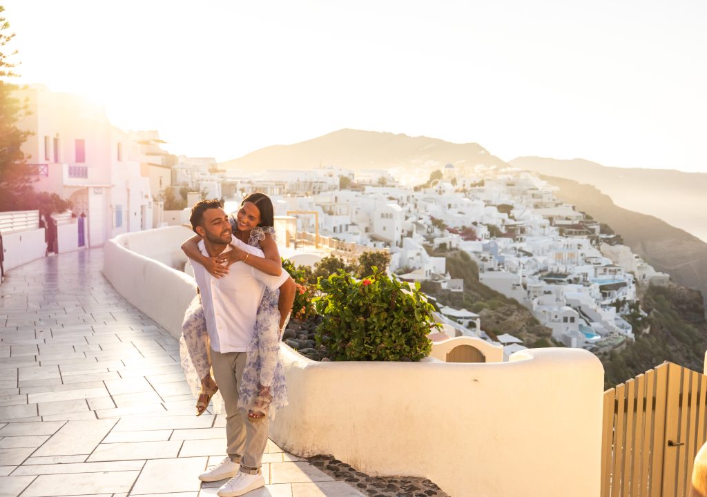 sunrise photography in Oia by Jessica Mocanu
